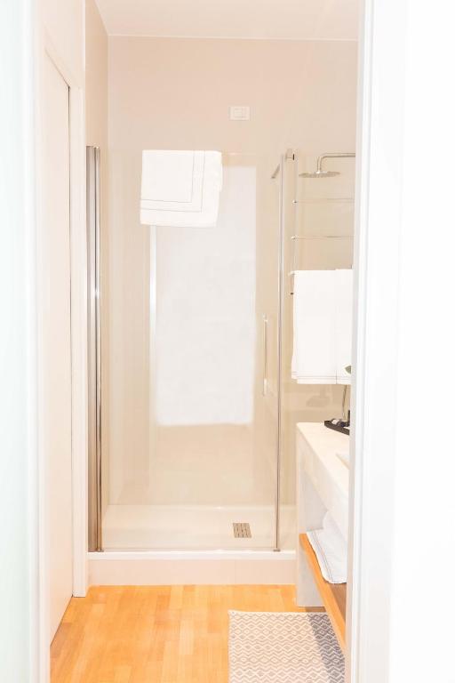 200 ROOMS & TERRACE - 12