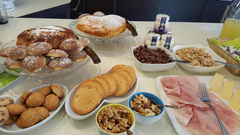 Jedlo v ubytovaní bed & breakfast alebo blízkom okolí
