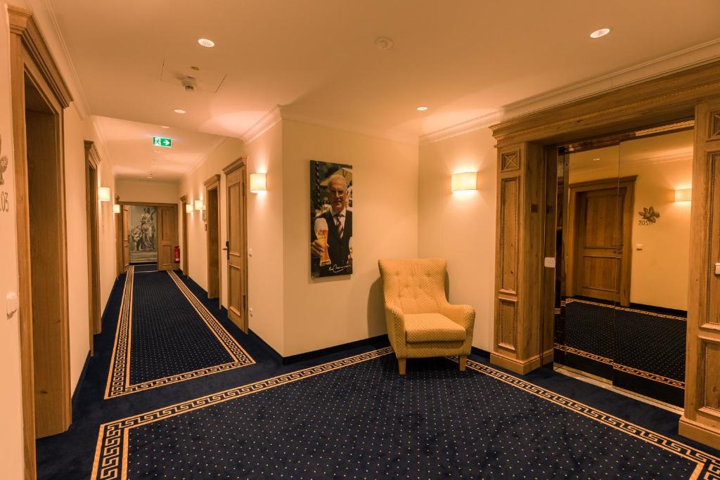 Hotel & Gaststätte zum Erdinger Weißbräu - Resim 41