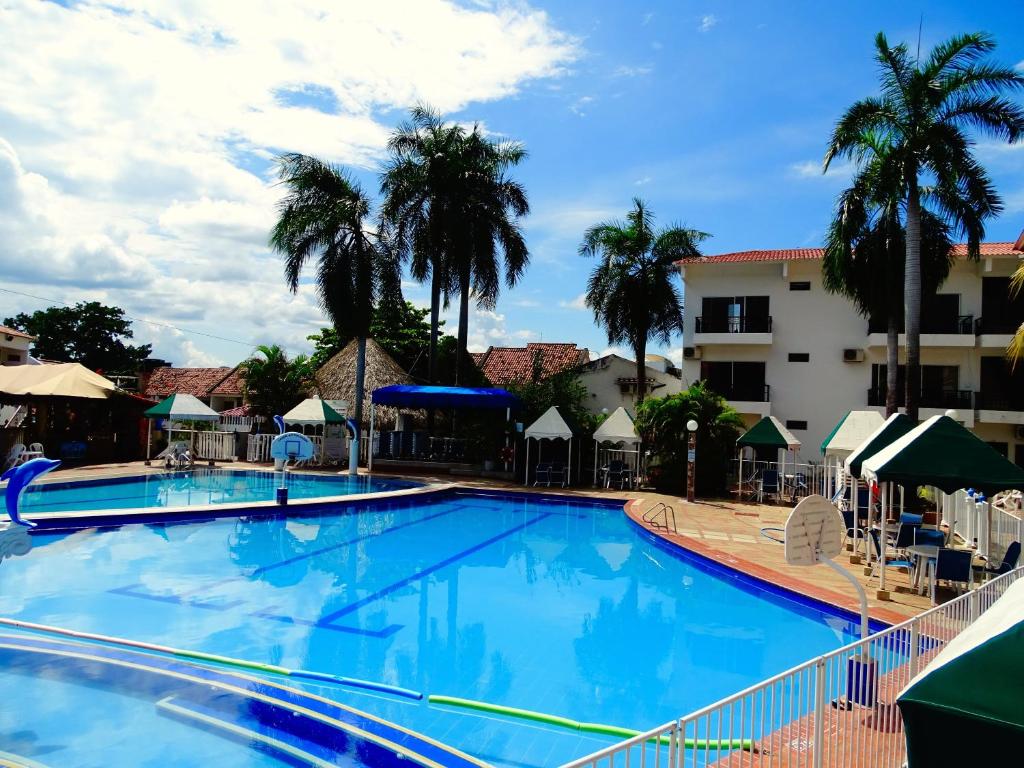 Bazén v ubytování Alborada Hotel Melgar nebo v jeho okolí