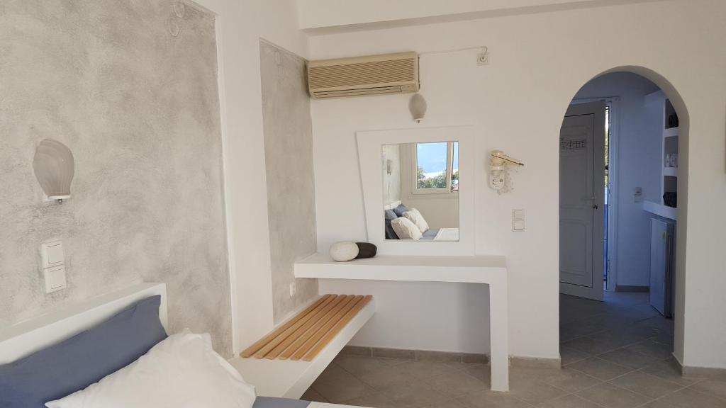 Postel nebo postele na pokoji v ubytování Lagada Beach Hotel