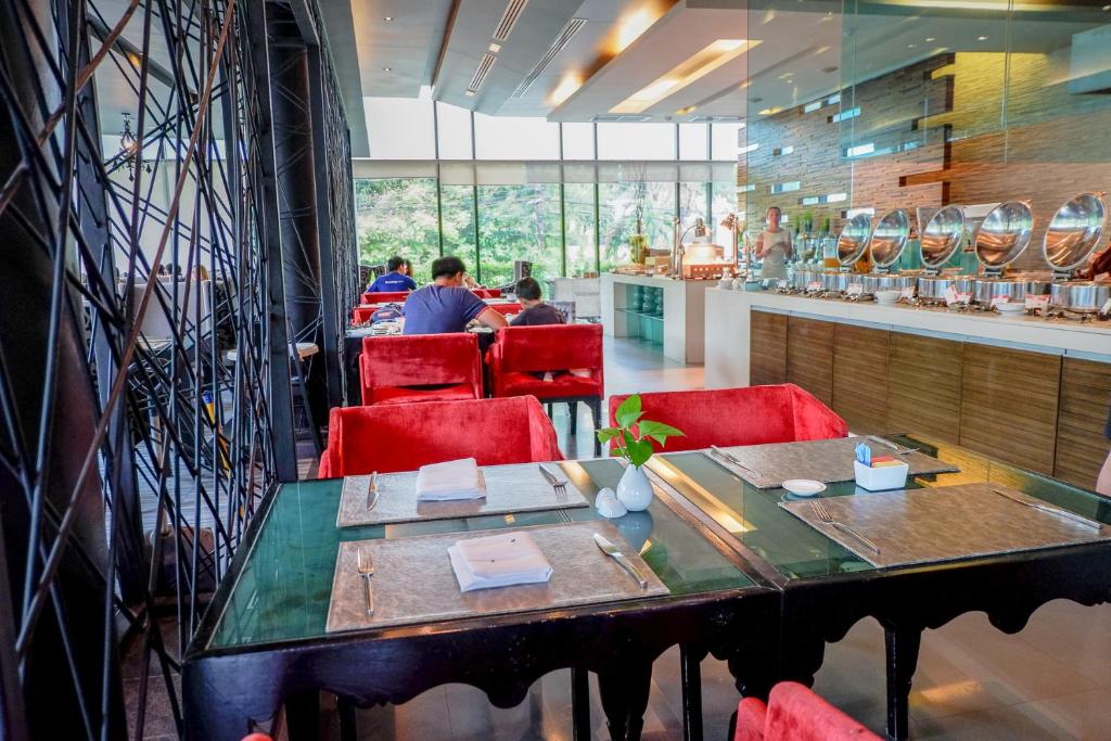 Z Through By The Zign - Resim 5