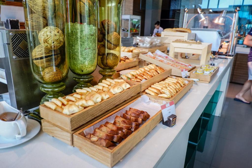 Z Through By The Zign - Resim 45