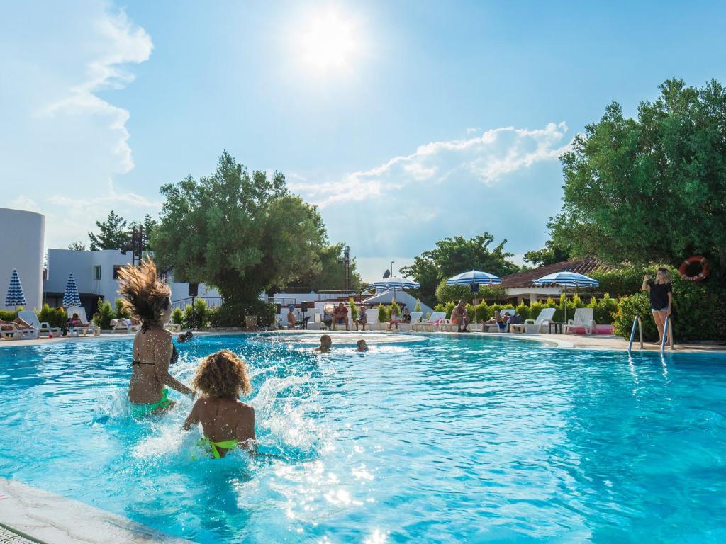 Bazén v ubytování TH Simeri - Simeri Village nebo v jeho okolí