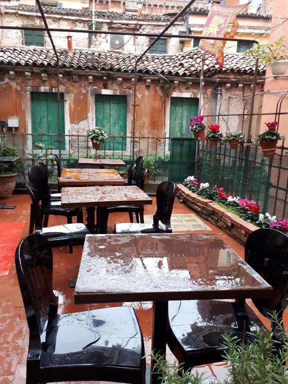 Το κτήριο όπου στεγάζεται  το hostel