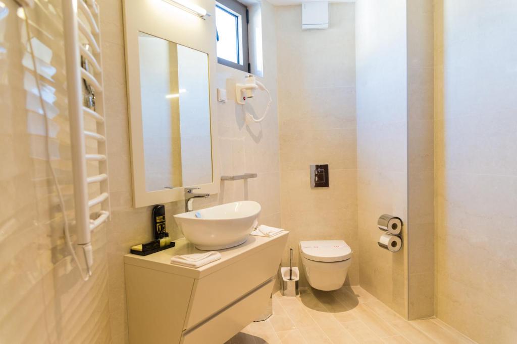 Hotel Kadmo by Aycon - 11