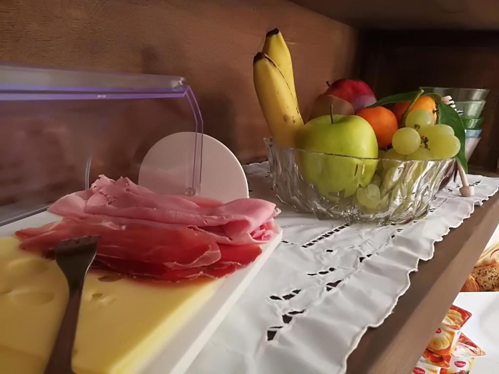 Jedlo v ubytovaní bed & breakfast alebo blízkom okolí