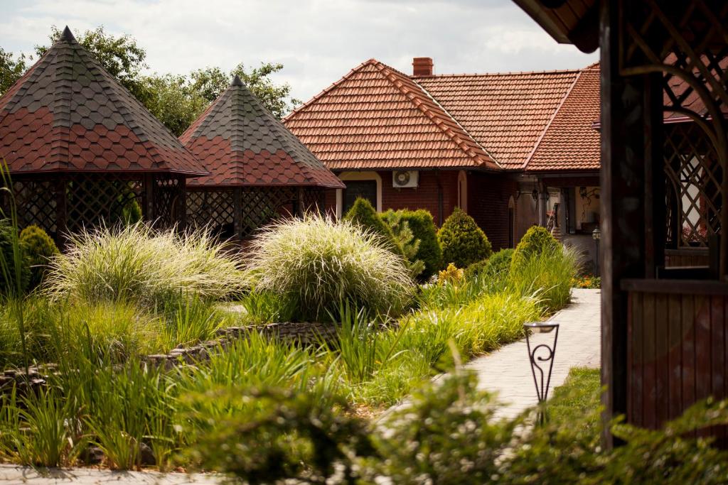 Zahrada ubytování Hotel Complex Bahus