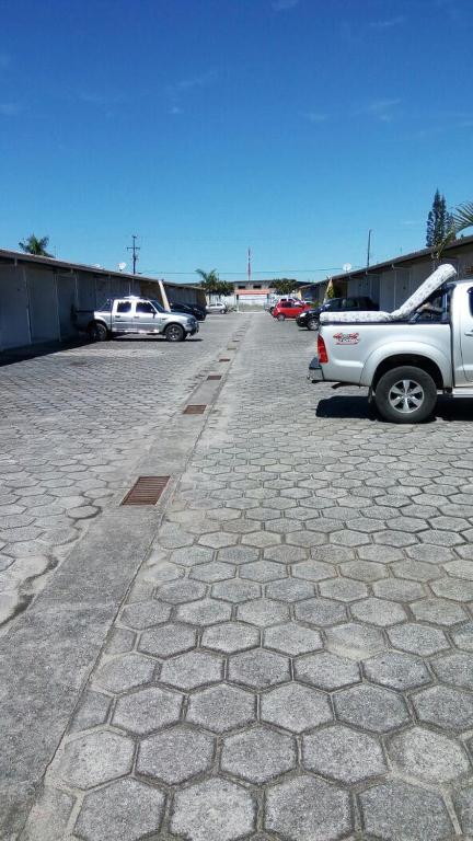  Kitinete Em Matinhos Com Piscina