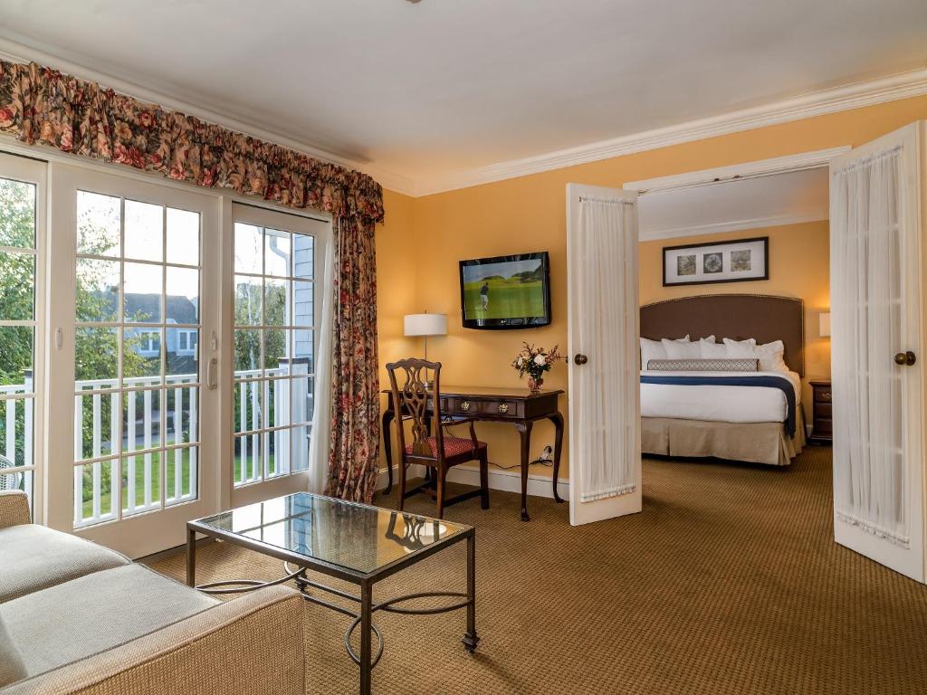Water's Edge Resort & Spa - Junior Suite With Balcony
