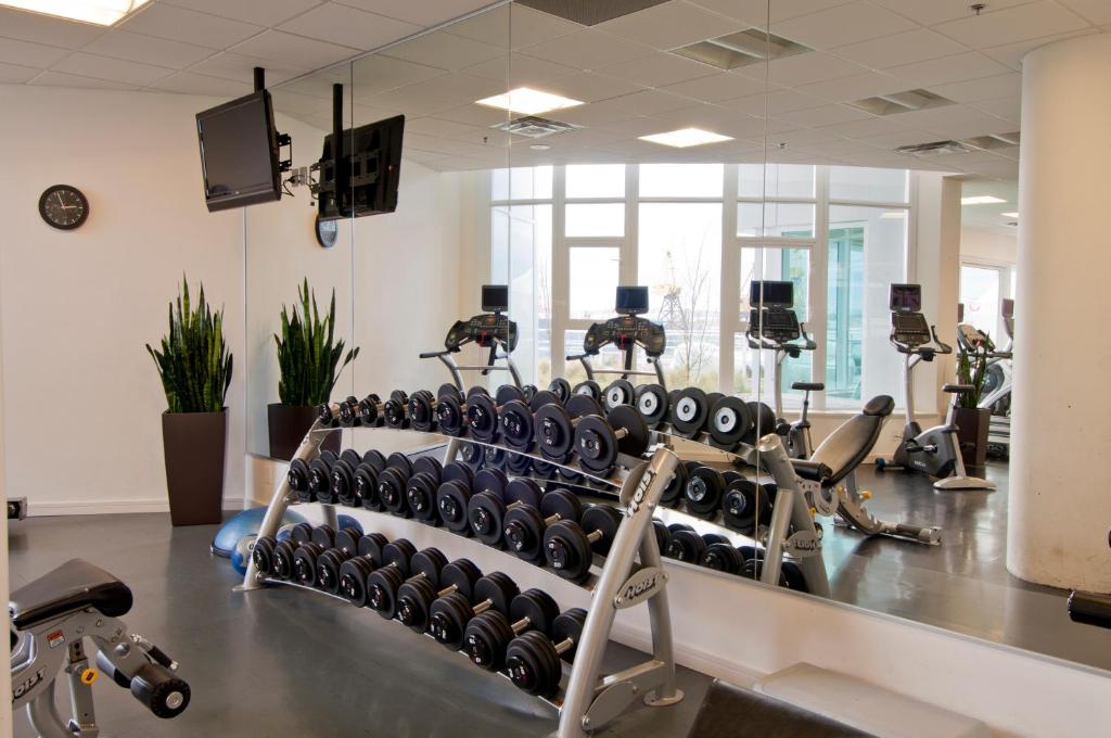 Fitness centrum a/nebo fitness zařízení v ubytování Pinnacle Hotel at the Pier
