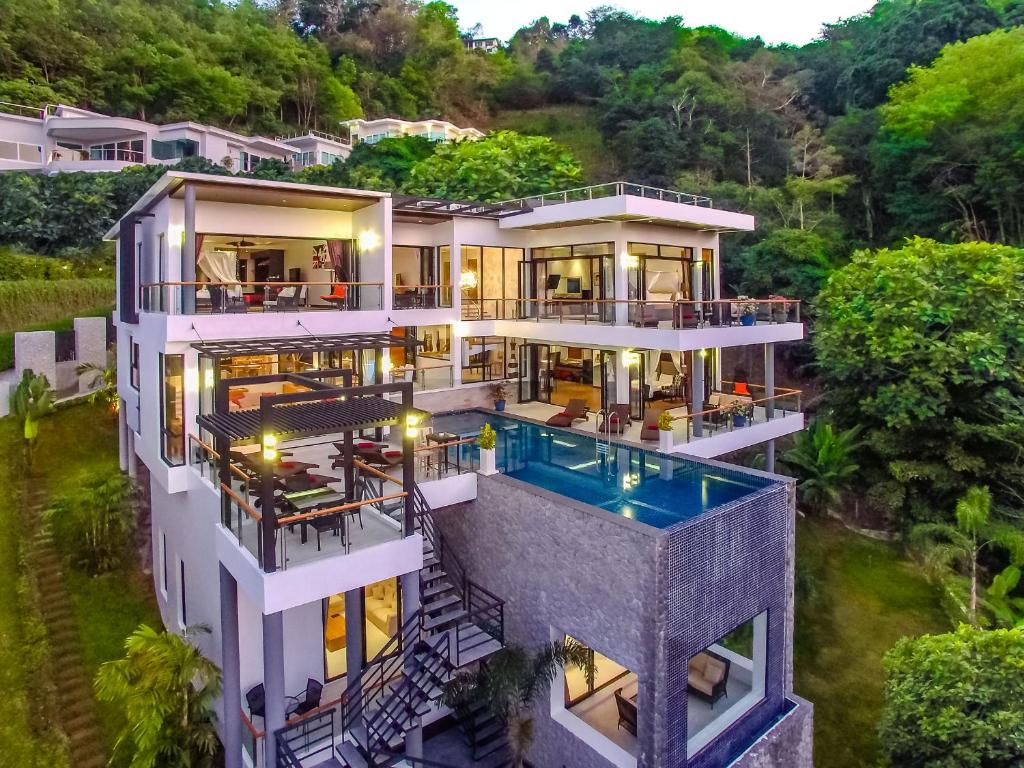 Fully Serviced Grand Villa Luxury Time Phuket, Bang Tao Beach 