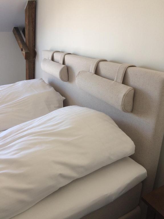 Postel nebo postele na pokoji v ubytování Hotel Gilleleje Strand