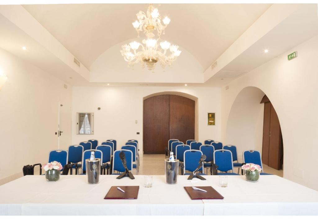 Zaplecze biznesowe lub konferencyjne w obiekcie Grande Albergo Internazionale