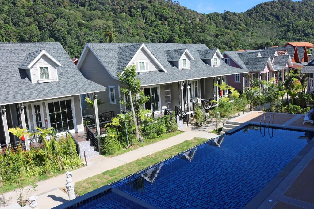 Bazén v ubytování My Home Lantawadee Resort nebo v jeho okolí