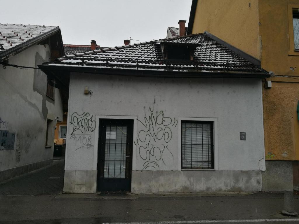 Budova, kde se hostel nachází