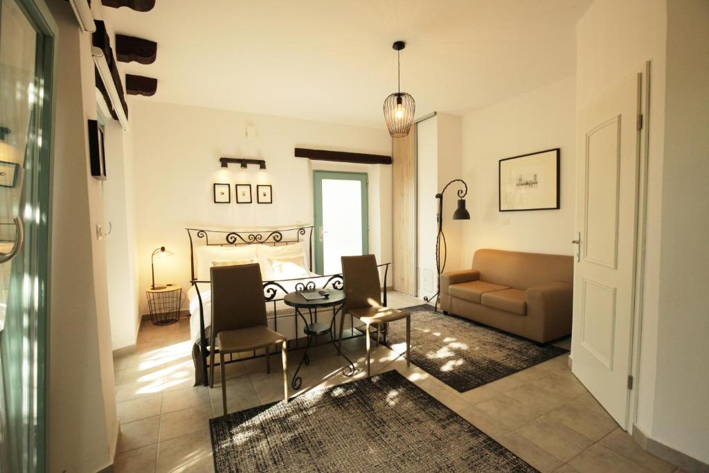 Istumisnurk majutusasutuses Boutique Hotel Dvor