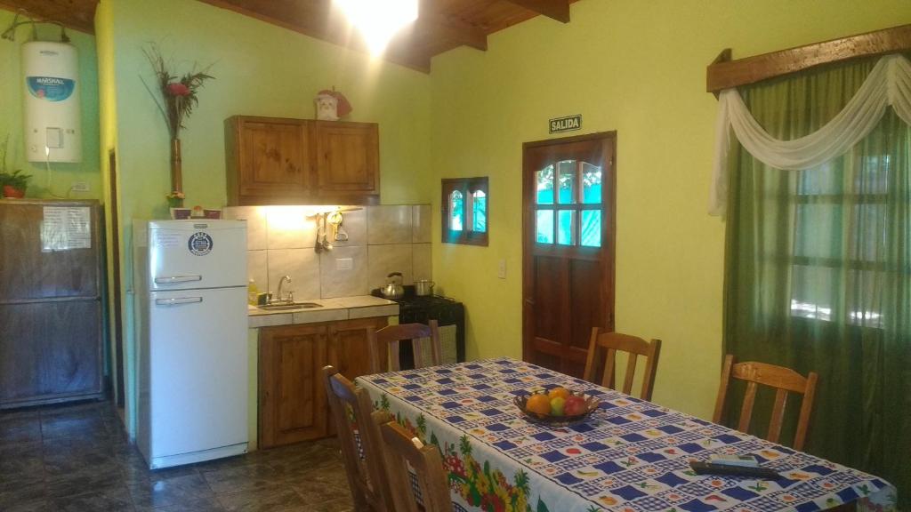 Kuchyň nebo kuchyňský kout v ubytování Estrella del Monte