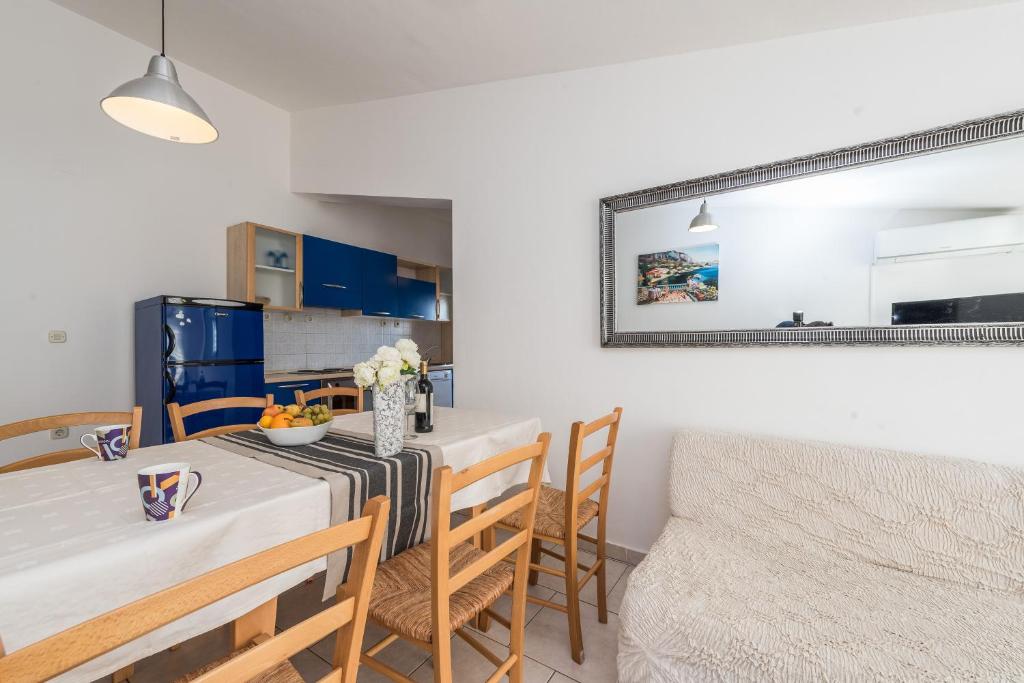 Kuchyň nebo kuchyňský kout v ubytování Villa Jurac