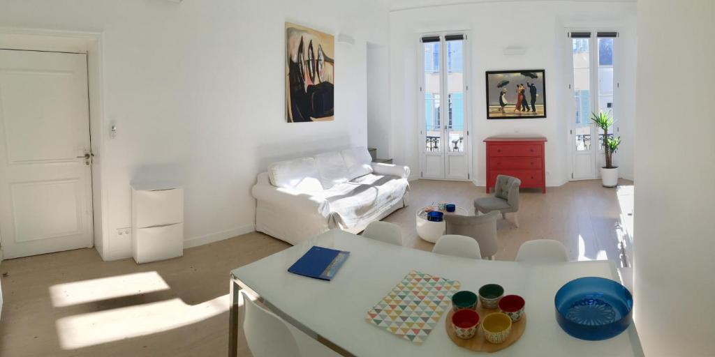 Apartment on Place Massena