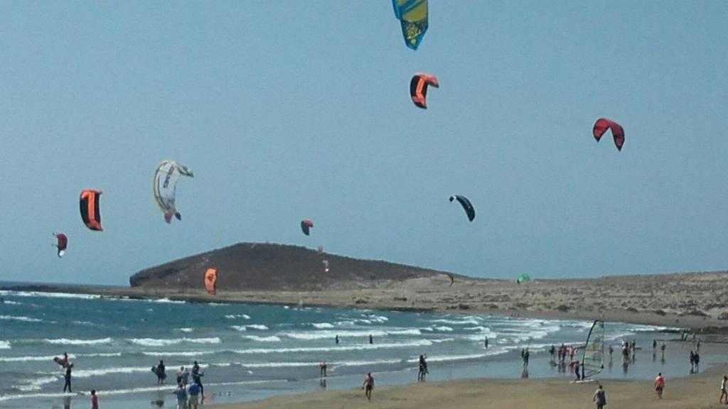 エル・メダノにあるRELAX EN EL MÉDANOの海上凧揚げ団