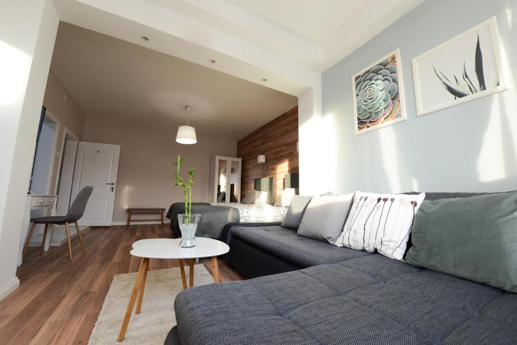 Skopje Arch Residence - Deluxe Triple Room With City View