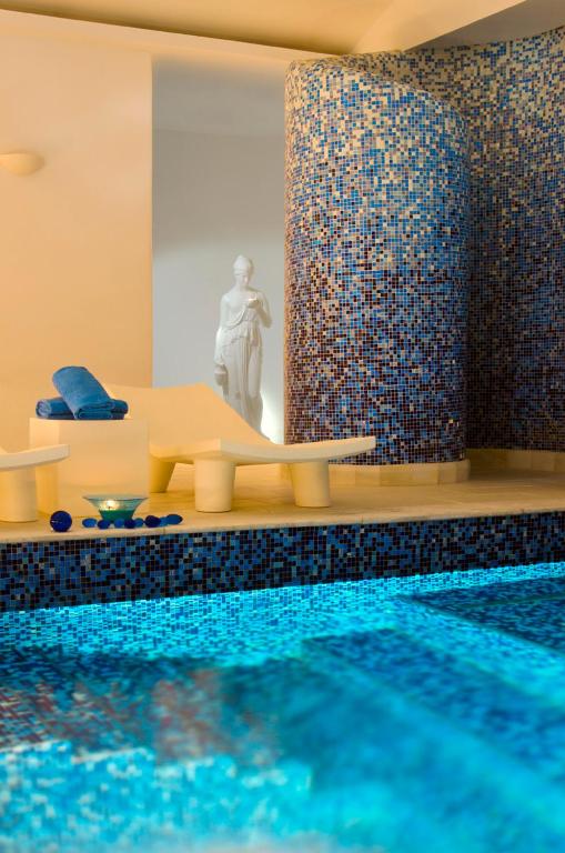 Bazén v ubytování Petasos Beach Resort & Spa - Small Luxury Hotels of the World nebo v jeho okolí