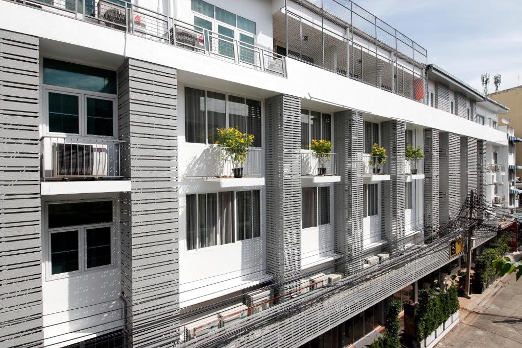 Ratchadamnoen Residence - Housity