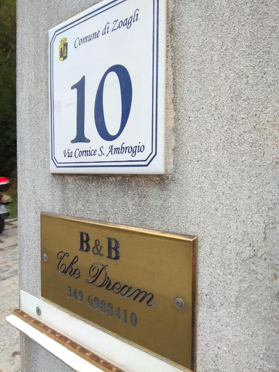 Certifikát, hodnocení, plakát nebo jiný dokument vystavený v ubytování B&B The Dream