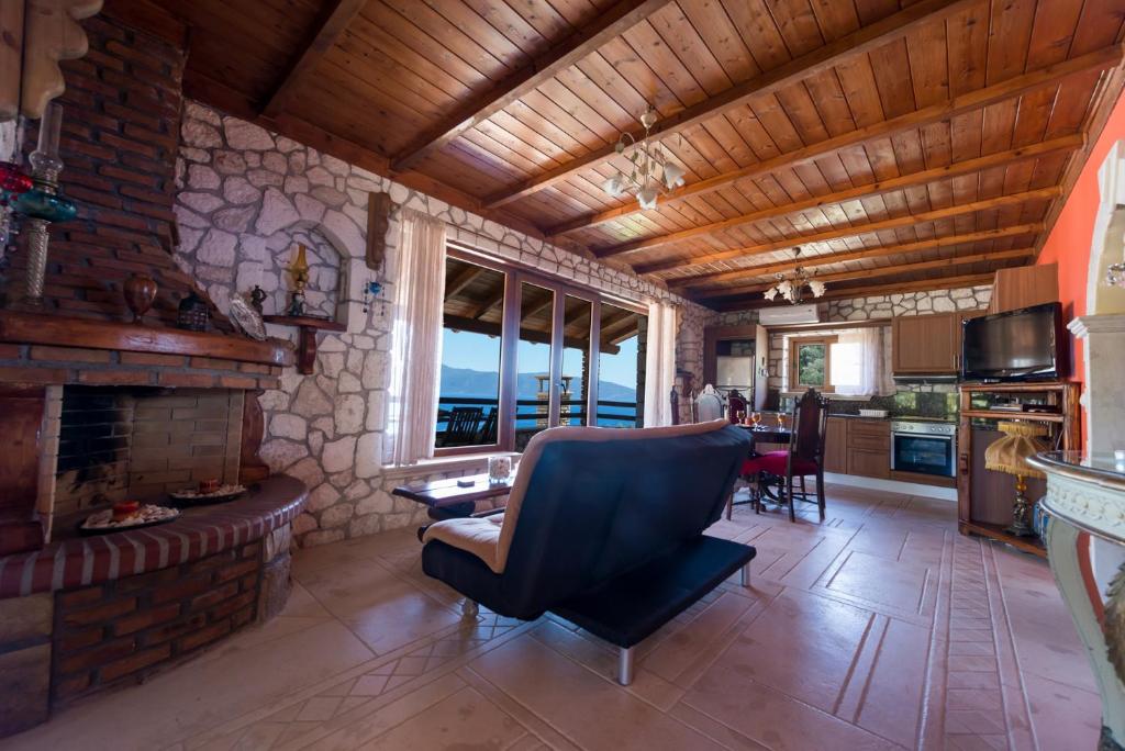 Kuchyň nebo kuchyňský kout v ubytování Luxury Stone Apartments