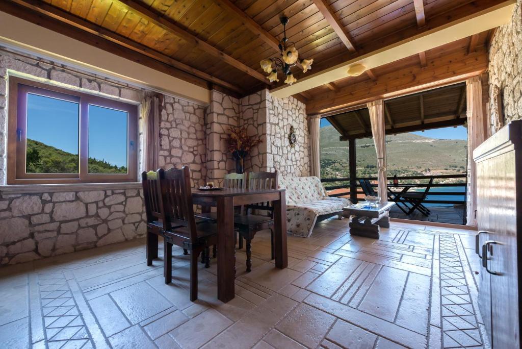 Fotografie z fotogalerie ubytování Luxury Stone Apartments v destinaci Agia Effimia
