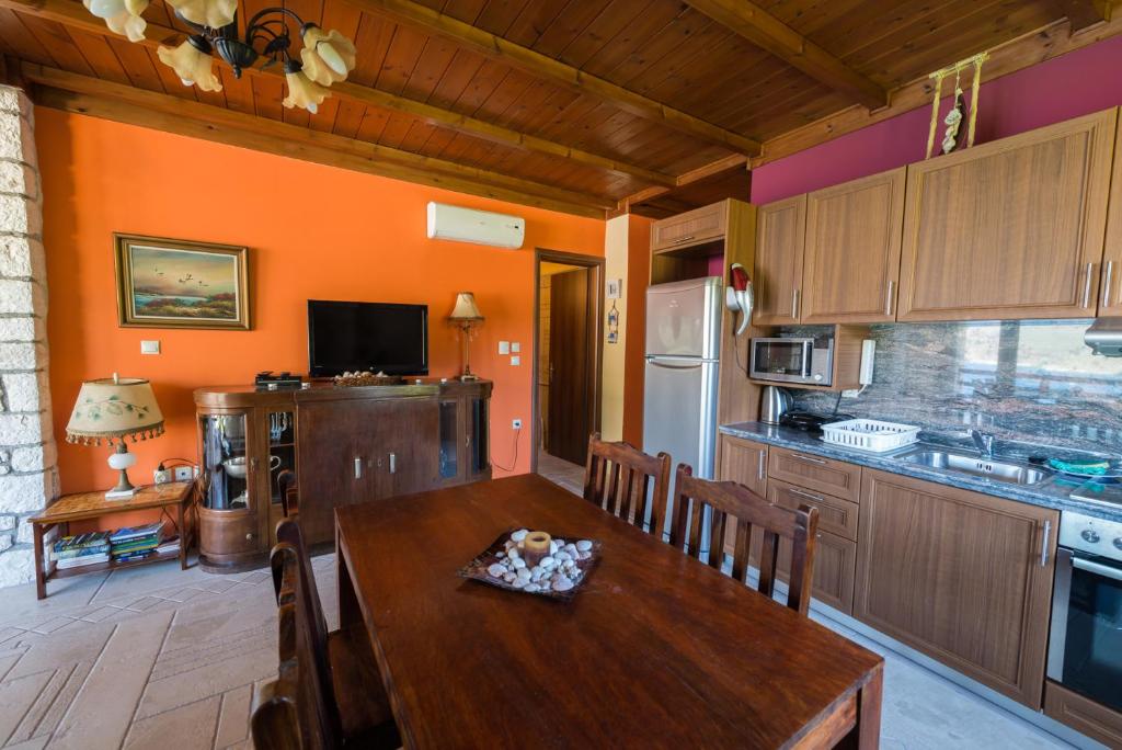 Kuchyň nebo kuchyňský kout v ubytování Luxury Stone Apartments