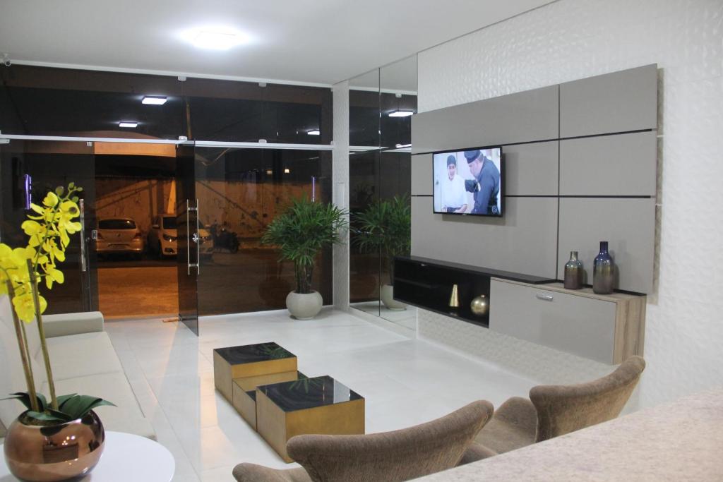  Hotel Executive