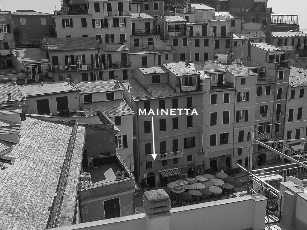 Nespecifikovaný výhled na destinaci Vernazza nebo výhled na město při pohledu z apartmánu