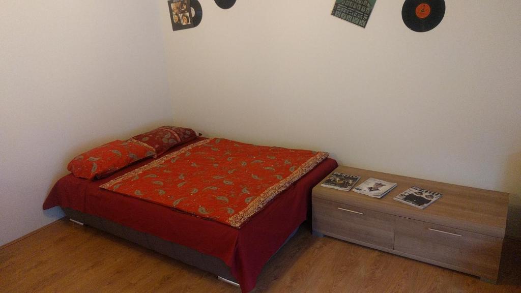 VINYL House. A quiet street in the centre of city - Maison D'une Chambre