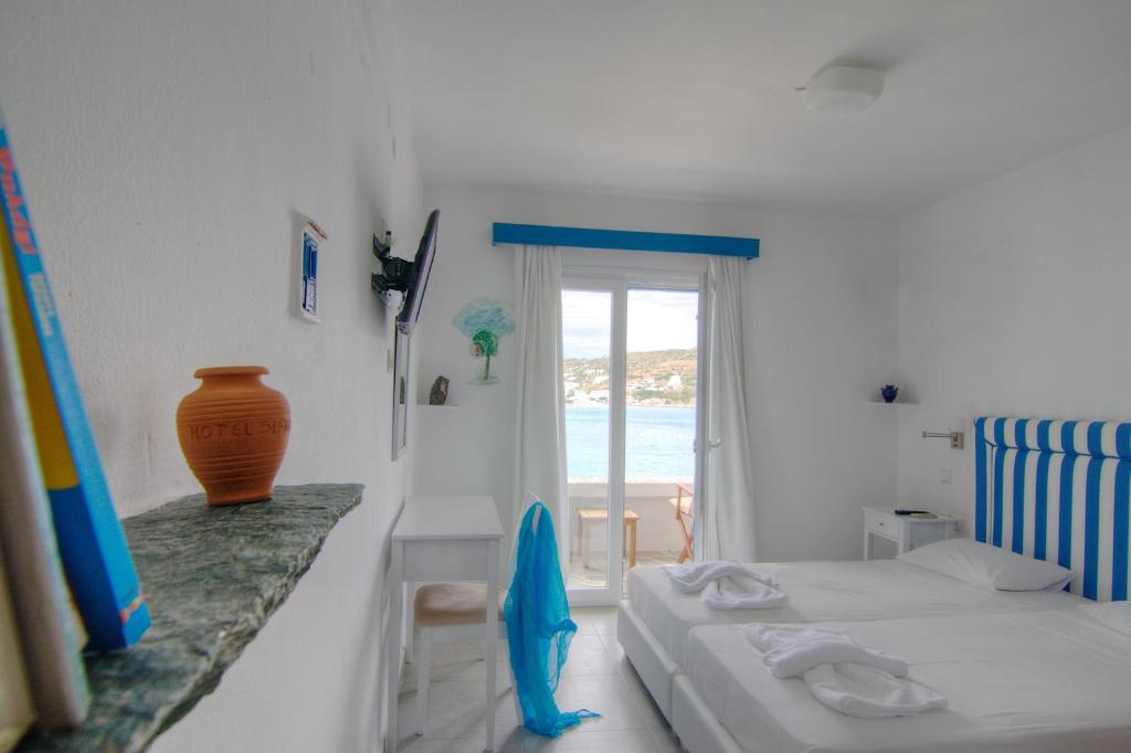 Posteľ alebo postele v izbe v ubytovaní Platys Gialos Hotel Sifnos
