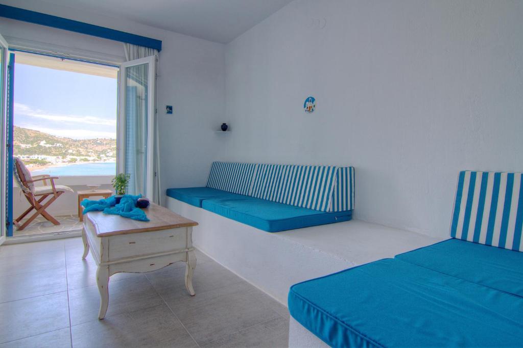Posteľ alebo postele v izbe v ubytovaní Platys Gialos Hotel Sifnos