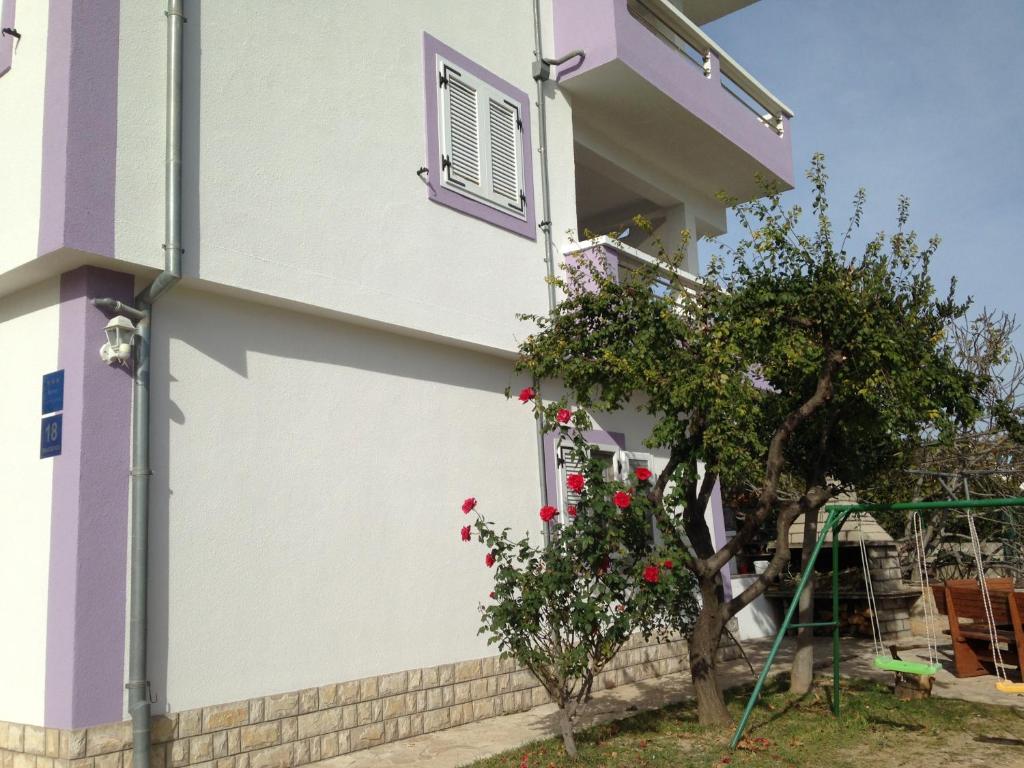 Budova, v ktorej sa apartmán nachádza
