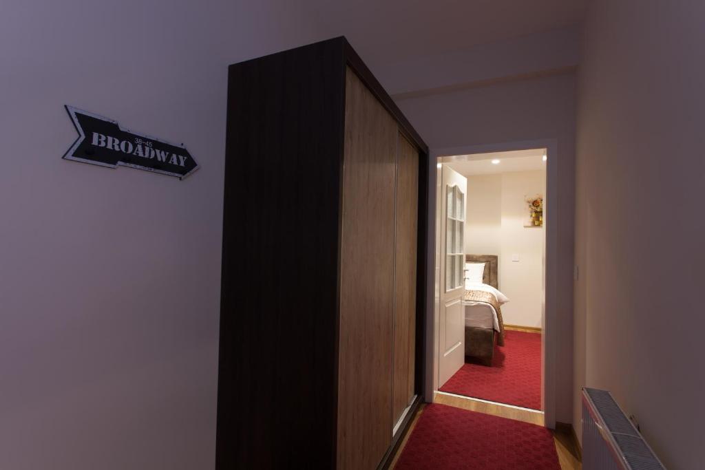 Apartmani Brocat - Sala Cuádruple Económica Con Baño Compartido