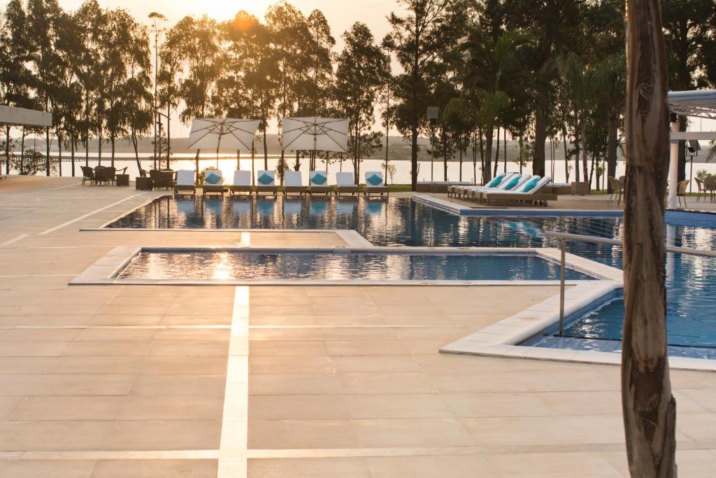 Bazén v ubytování Awa Resort Hotel nebo v jeho okolí