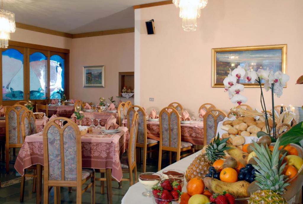 Jídlo v hotelu nebo okolí