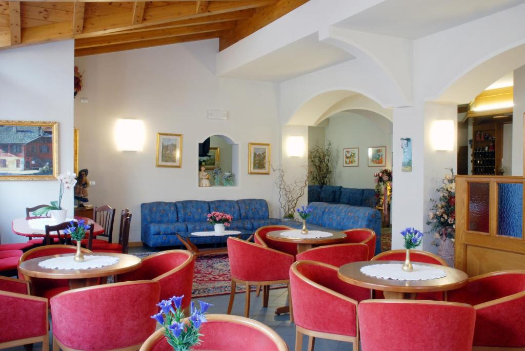 Posezení v ubytování Hotel Sass Maor