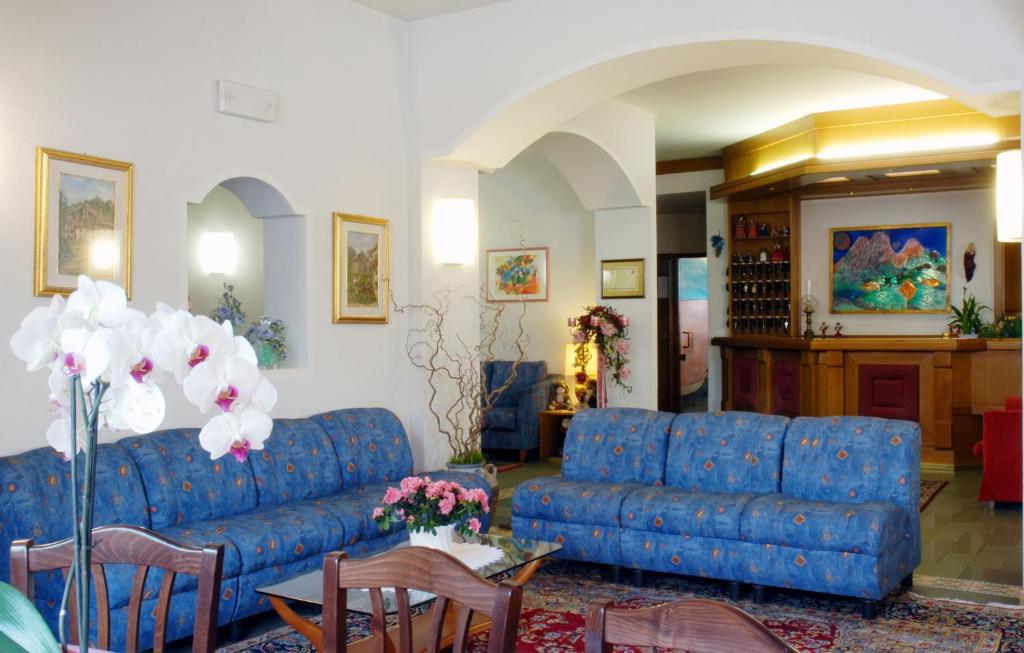 Posezení v ubytování Hotel Sass Maor