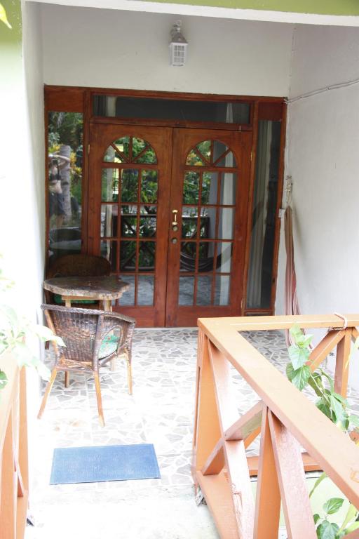 Patio nebo venkovní prostory v ubytování Hibiscus Valley Inn