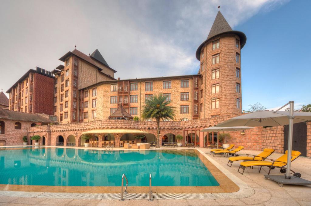 Bazén v ubytování The Chateau Spa & Wellness Resort nebo v jeho okolí