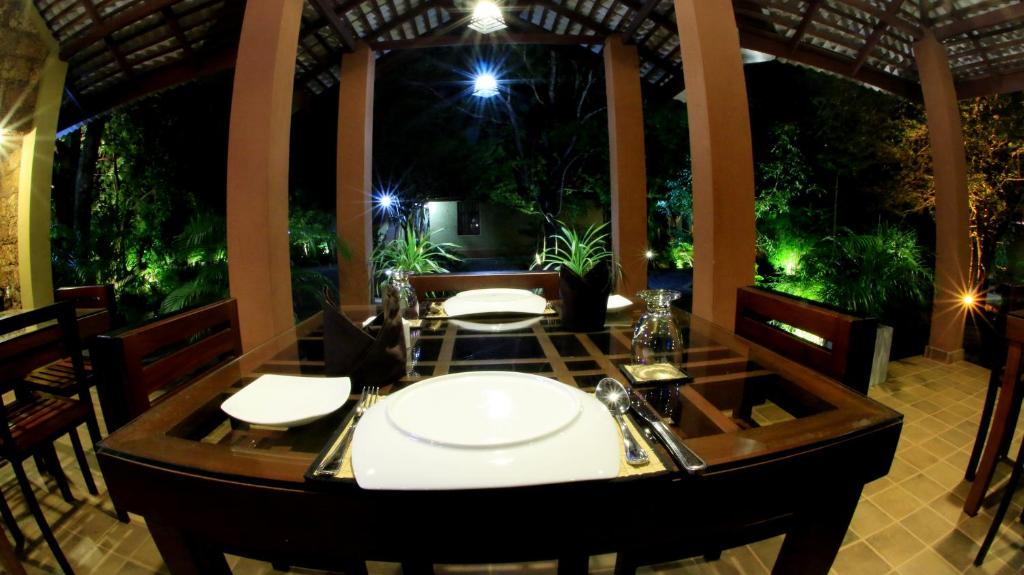Restaurace v ubytování Safari Lodge Yala