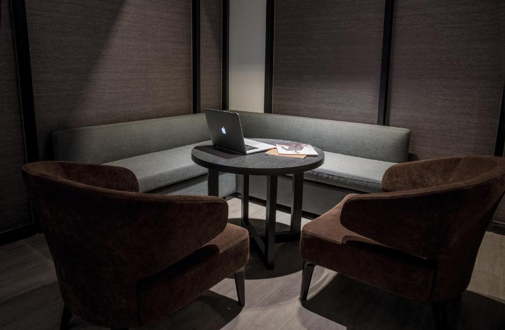 Posezení v ubytování Platinum Hotel