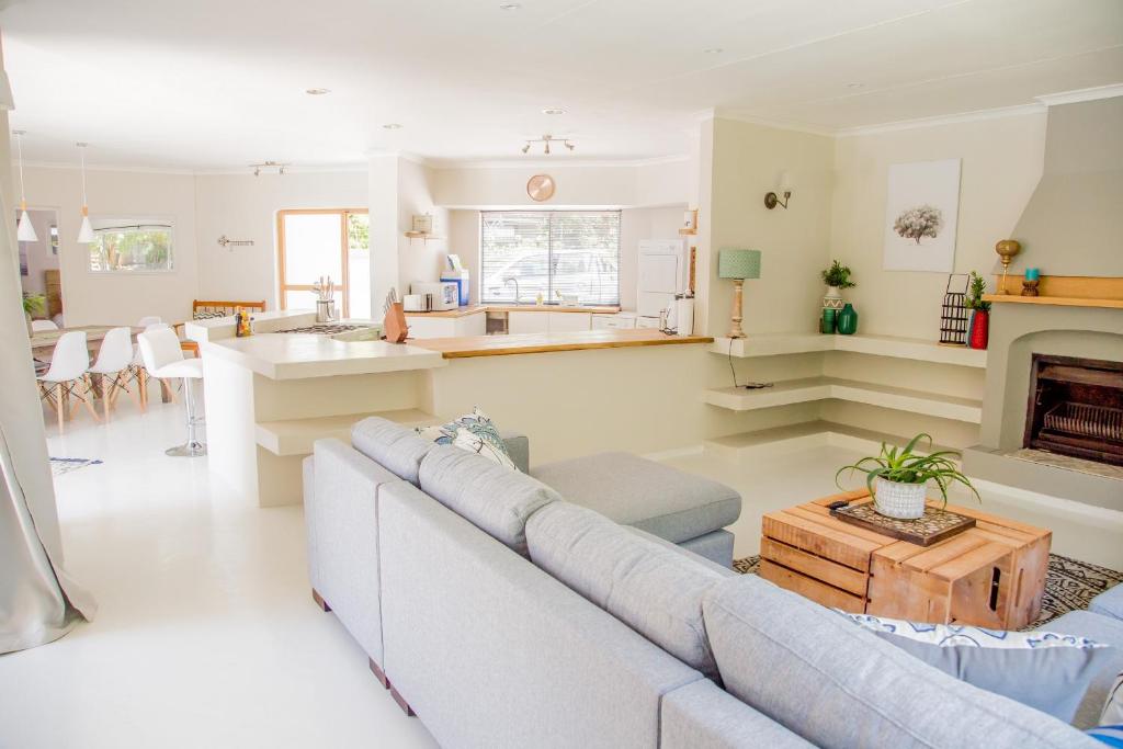 Lemon Tree House - Image 25