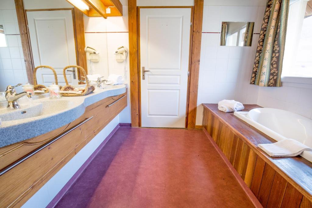 Koupelna v ubytování Lautaret Lodge & Spa