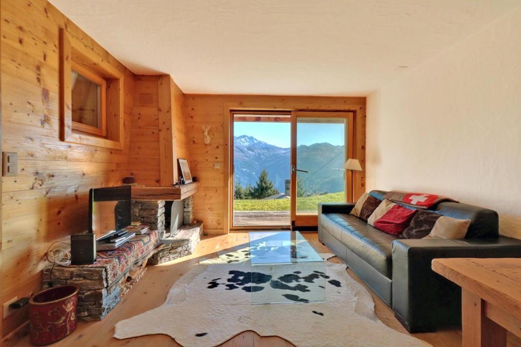 Nespecifikovaný výhled na hory nebo výhled na hory při pohledu z apartmánu